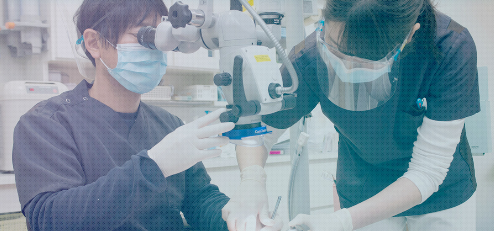 START OF THE ART KNOWLEDGE AND TECHNOLOGY 最先端の知識と技術で理想の歯科治療を すべての歯科医師・歯科衛生士がマイクロスコープを活用し治療の質にこだわります