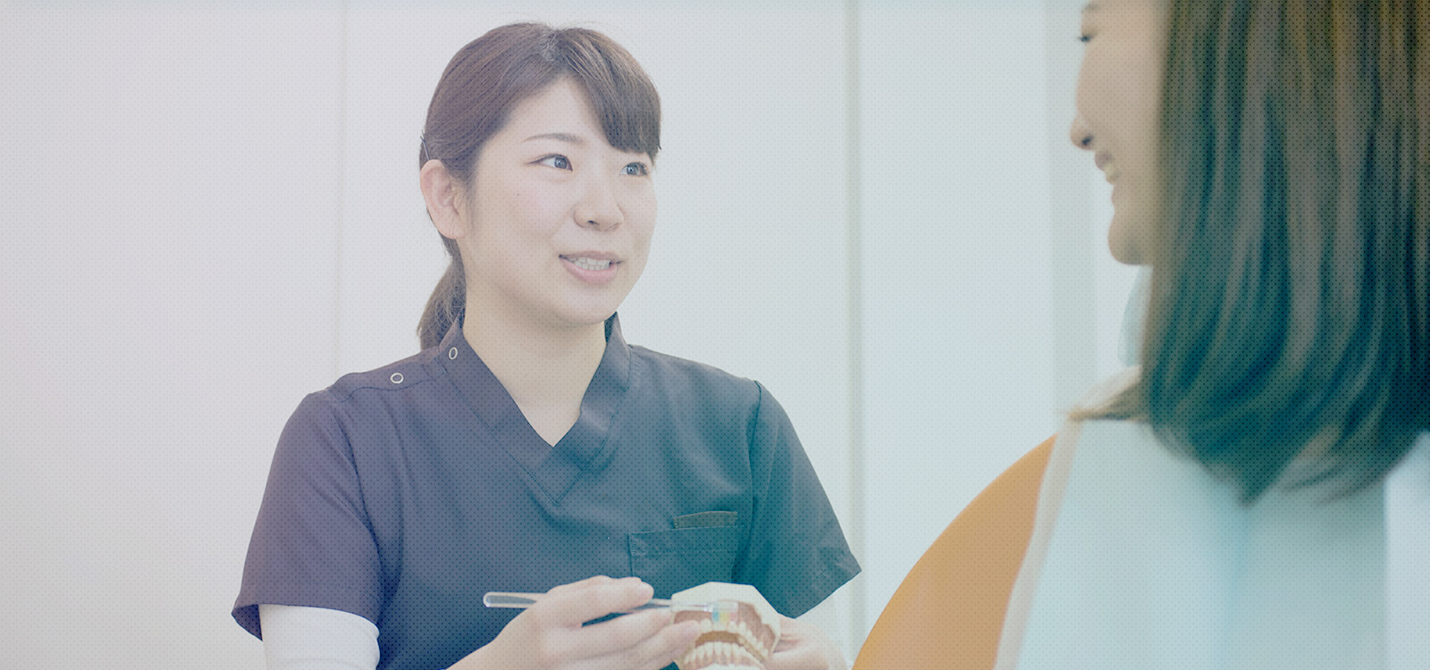 START OF THE ART KNOWLEDGE AND TECHNOLOGY 最先端の知識と技術で理想の歯科治療を すべての歯科医師・歯科衛生士がマイクロスコープを活用し治療の質にこだわります